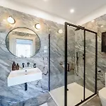 Hayy Grand 3-bedroom 아파트 해러게이트