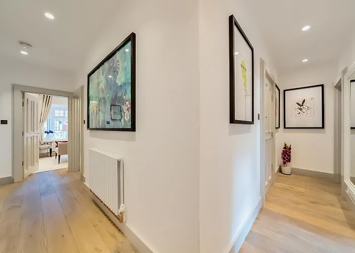 Hayy Grand 3-bedroom Lägenhet *